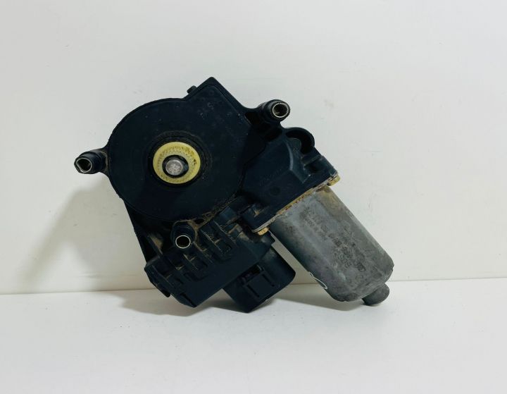 Motoras macara  Bosch geam stanga fata 0130821775 Audi A6  seria