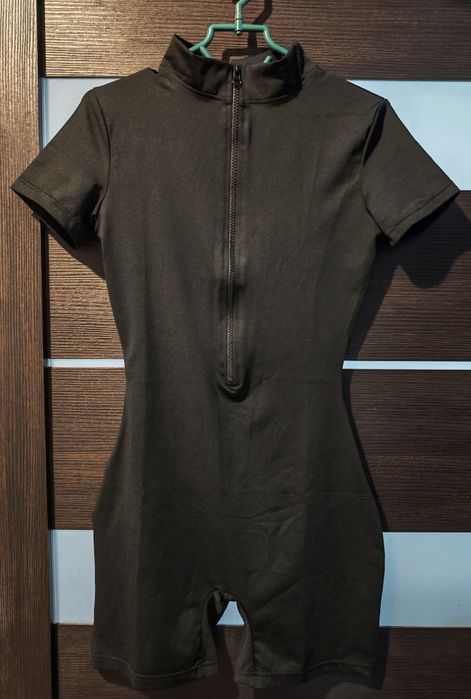 Комбинезон (костюм) для тренировок на молнии