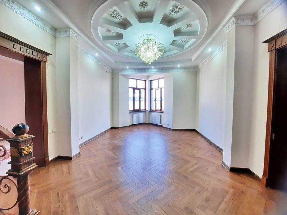 Евродом 4,1 сотка (свежий ремонт) на метро Буюк Ипак Йули