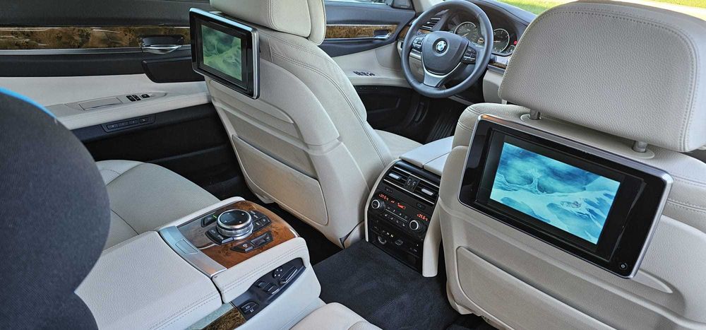 BMW 750 LD xDrive 381 CP