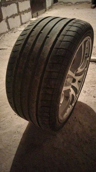 продается шина марки 265/35 R18