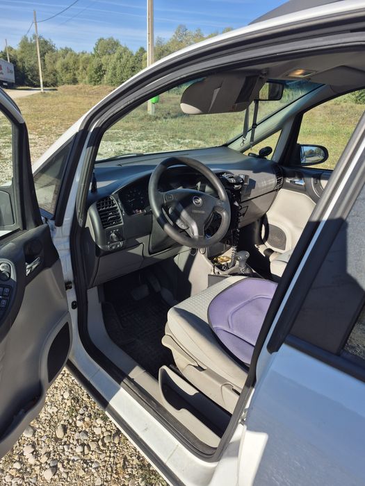 Opel Zafira automată