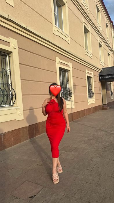 Продается красное платье