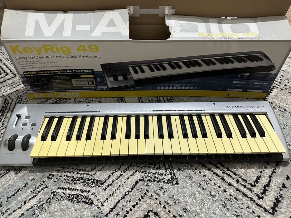 Клавиш M audio