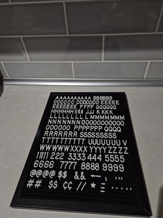 Tablou IKEA cu litere, cifre si simboluri