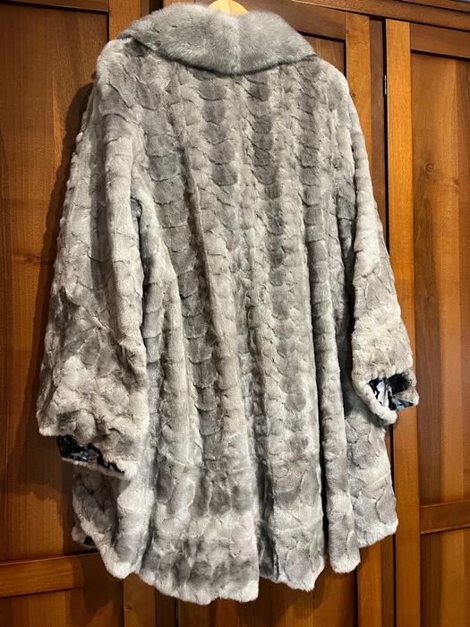 Blană de nurcă nouă