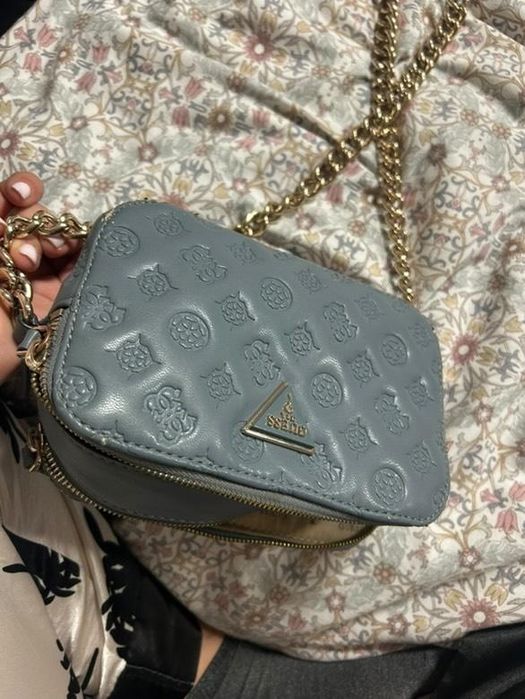 Чанта GUESS в синьо