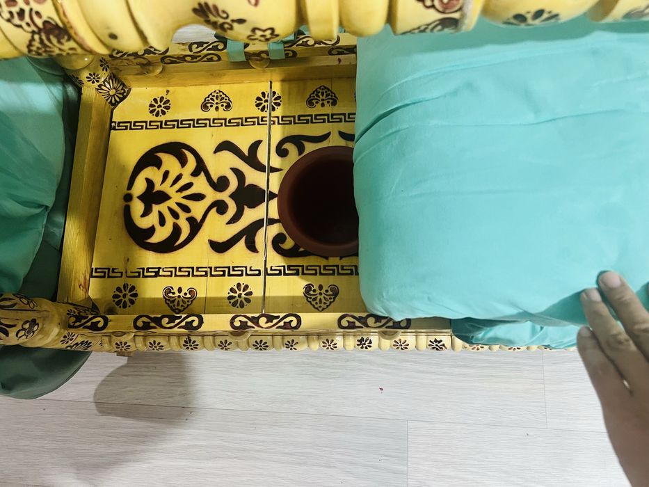 Бесік сатамын .