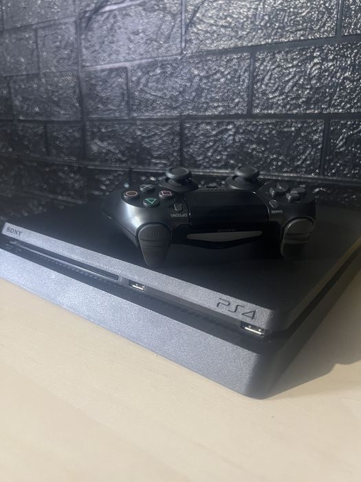 Vând ps 4 perfect duncional