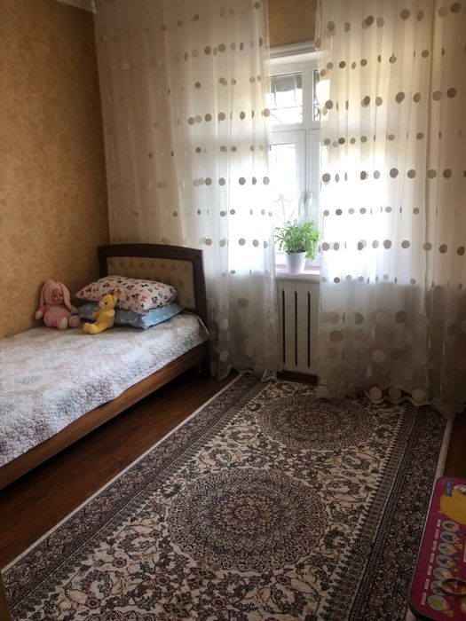 Юнусабад 10 кв. 4/2/5 продаётся квартира