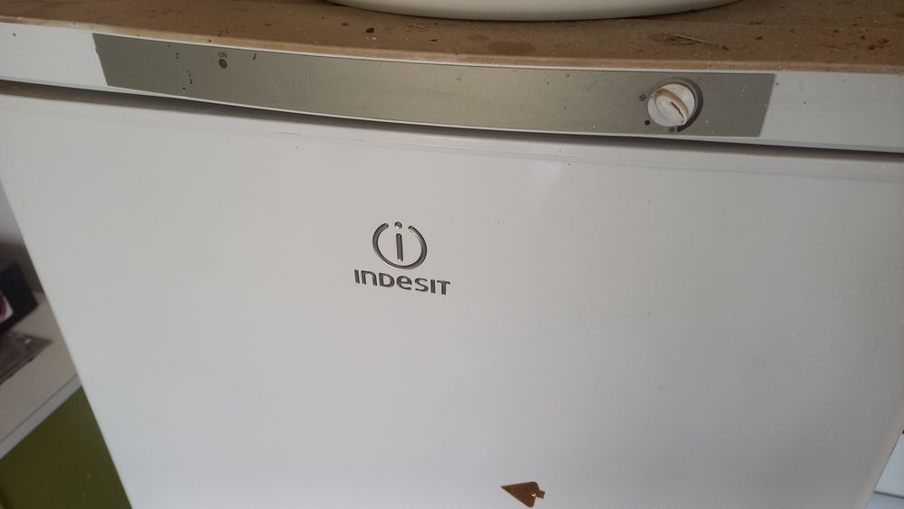 Холодильник indesit