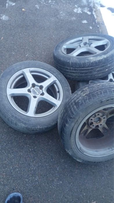 Комплект дисков с резиной