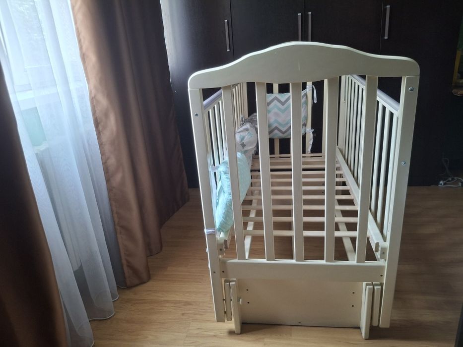 Детская кроватка