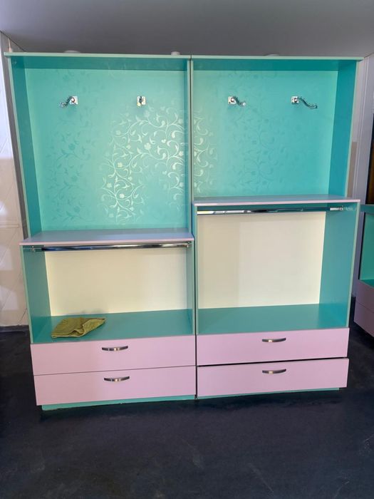 Продам недорого шкафы