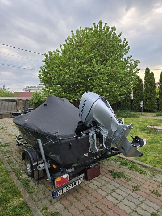 Barca Furseal 425, model 2022 cu motor Honda 60 CP