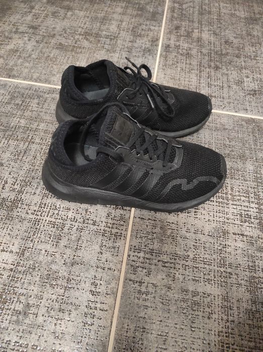 Маратонки адидас 35 номер