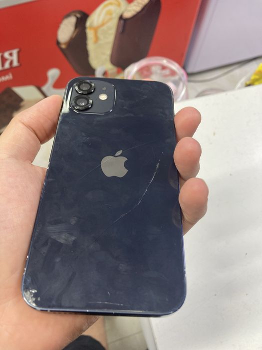 Продам или обменяю айфон 12