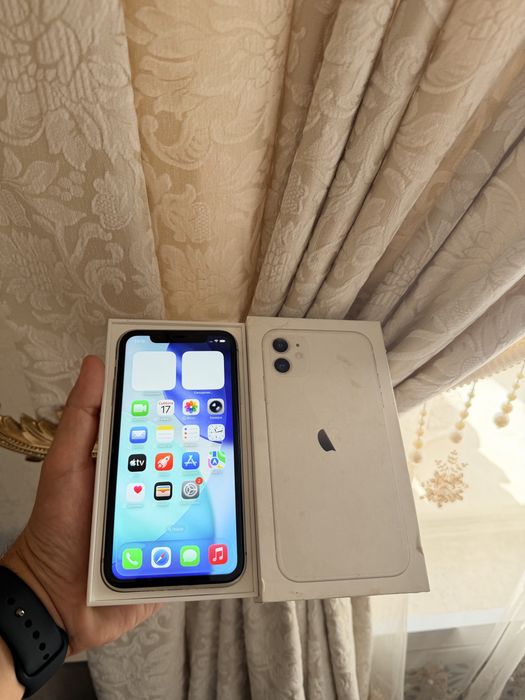 iPhone 11/128Gb - В отличном состоянии