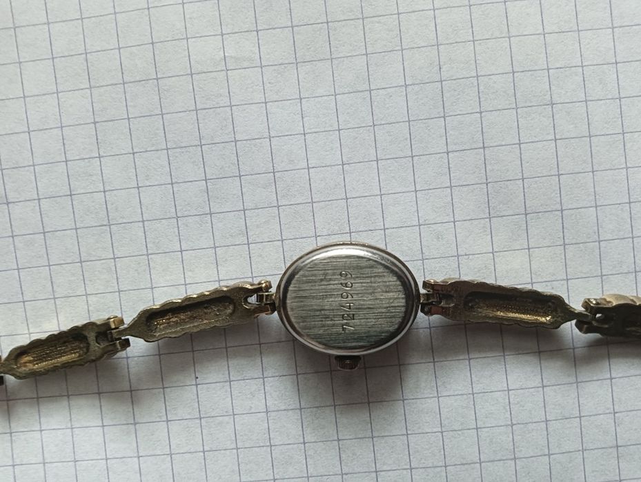 Часы ручные женские