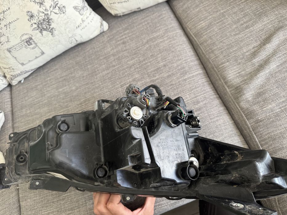 стъкло капак ляф фар мазда 3 2017