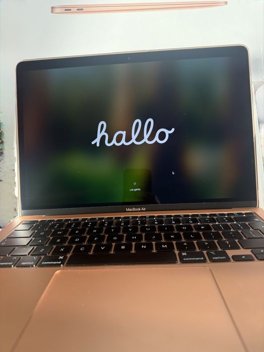MacBook Air M1 КАТО НОВ 96% Battery + Кутия + Кейсове