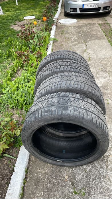 Vând anvelope iarnă Pirelli