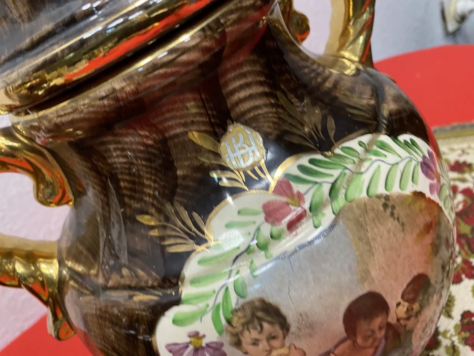 Винтидж порцеланови урни Bequet 1950те ръчна украса маркировка