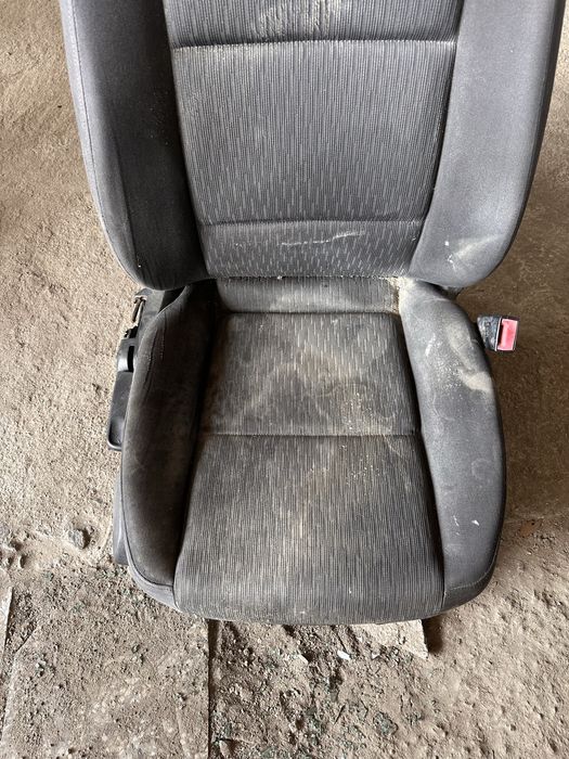 Дясна седалка ауди а4 б6 б7 / audi a4 b6 b7