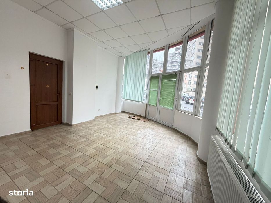 Spațiu ultracentral de închiriat - 33 mp, vitrina stradala