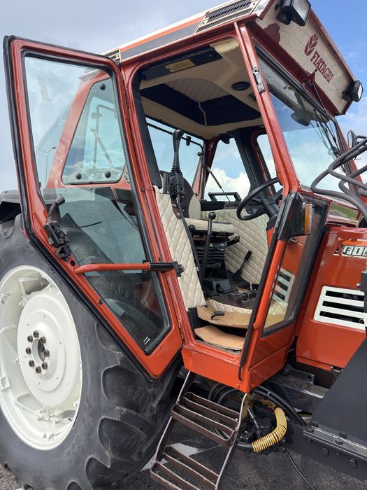 Tractor New Holland Fiat Agri 110 90 de 110 CP + Incarcator Maillux MX 80 + Furca Fiat 80 90 Fiat 70 90 Fiat 88 94 Claas Case John Deere New Holland
