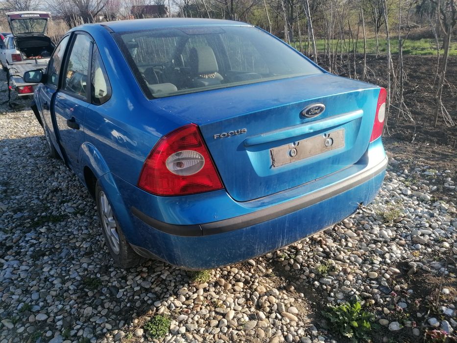 Bara spate portbagaj stop capota usa Ford Focus 2, berlina