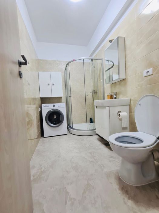 Închiriez studiou complet mobilat