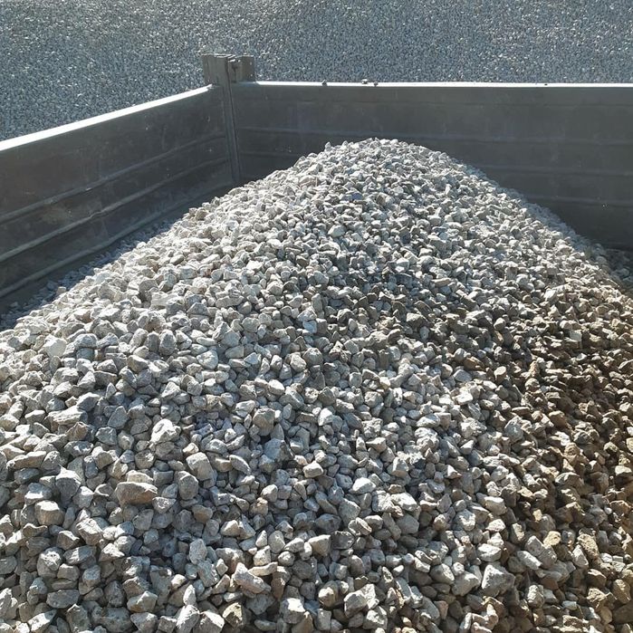 Доставка:перегной,чернозём, песка, щебня