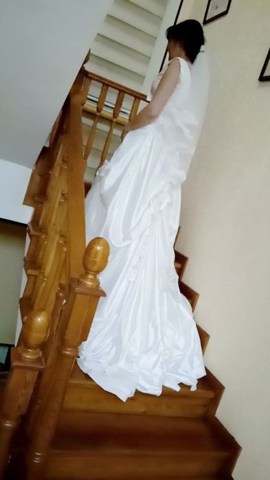 Продам свадебные платья