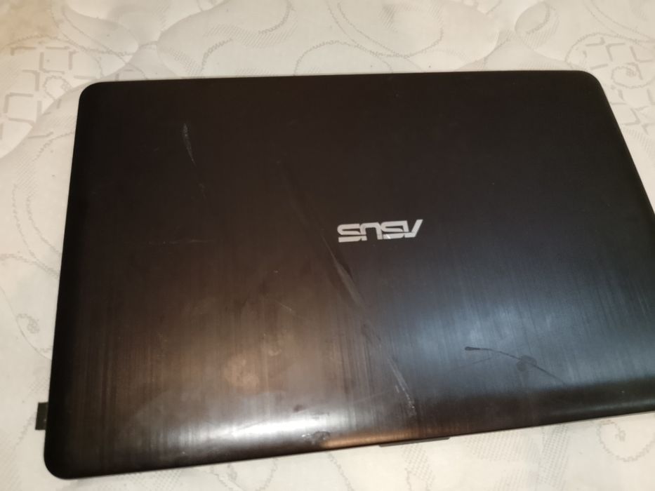 ASUS, модель X541U.