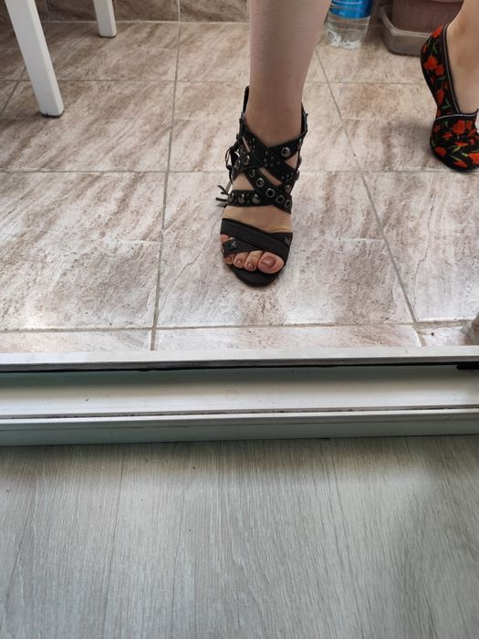 Босаножки в стиле рок-н-ролл