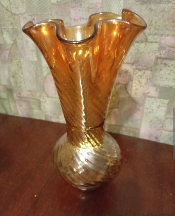 Продам красивые вазы советского  периода.