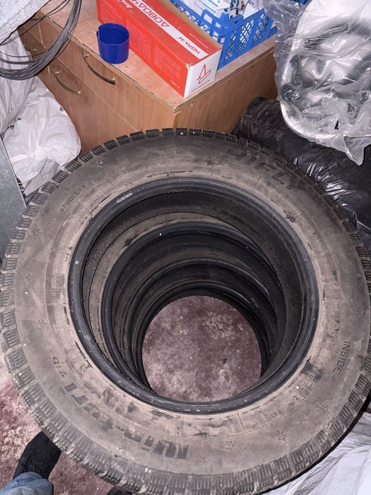 Продам шины липучка 225/65/17