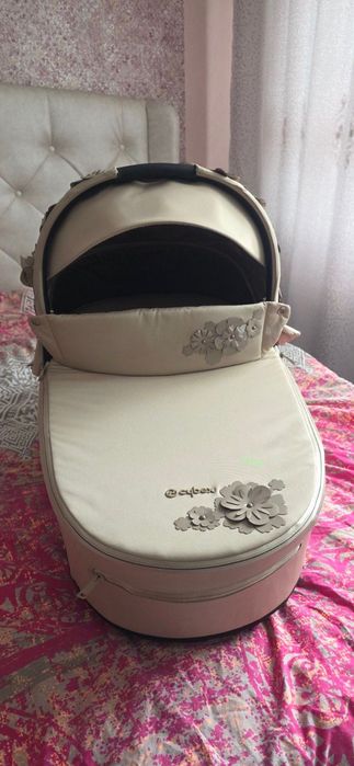 Кош за новородено Cybex simply flowers
