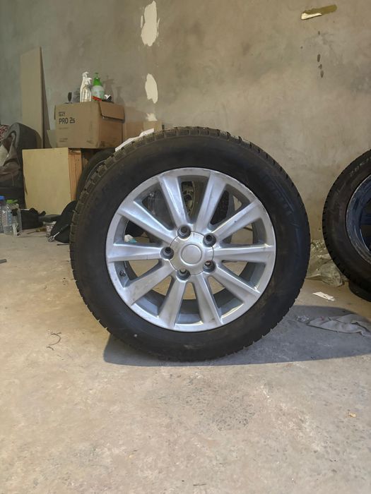 Диски на Lexus 570 и шины Perelli