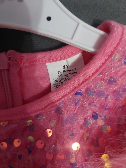 Детска рокля с пайети