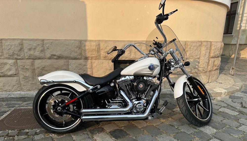 Harley Davidson Breakout 2016, 7,000 mile -  Conditie Excelenta