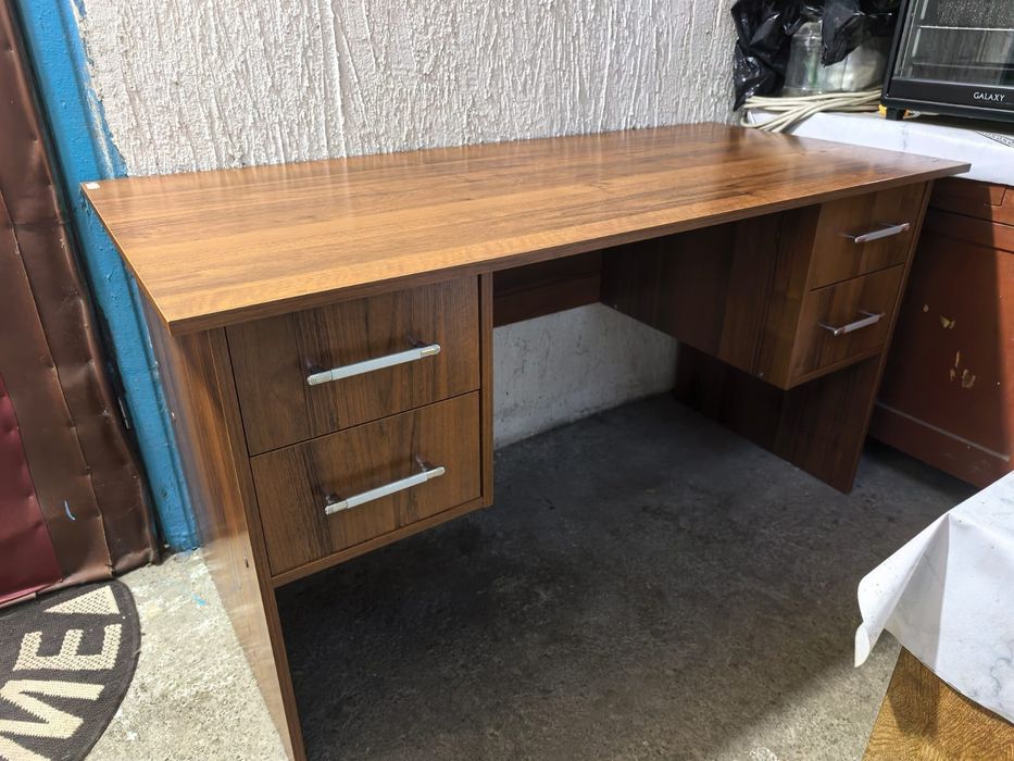 Продам стол письменный