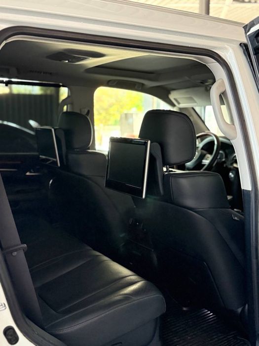 Lexus LX 570 сотилади