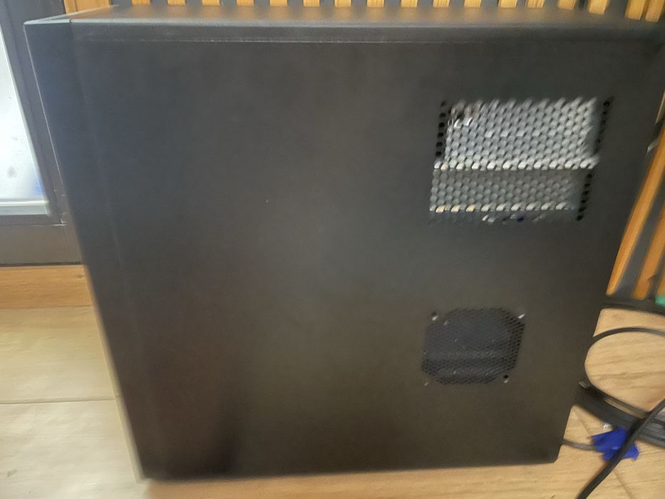 Vand URGNT retro pc intel duo 6750 CITITI DESCRIEREA