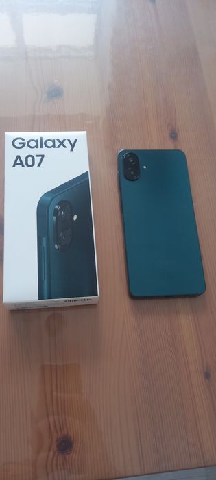 Продам телефон новый самсунг а 07