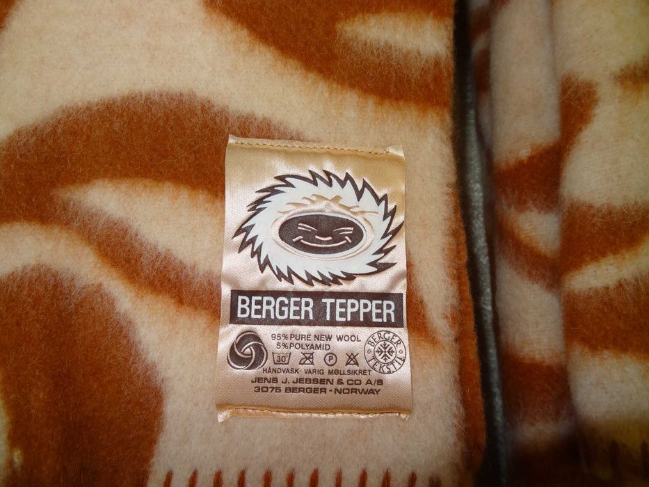 Продавам вълнено одеяло, ново, BERGER TEPPER -2 броя, норвежки