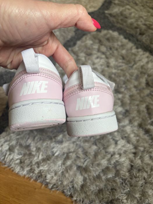 Маратонки nike 32