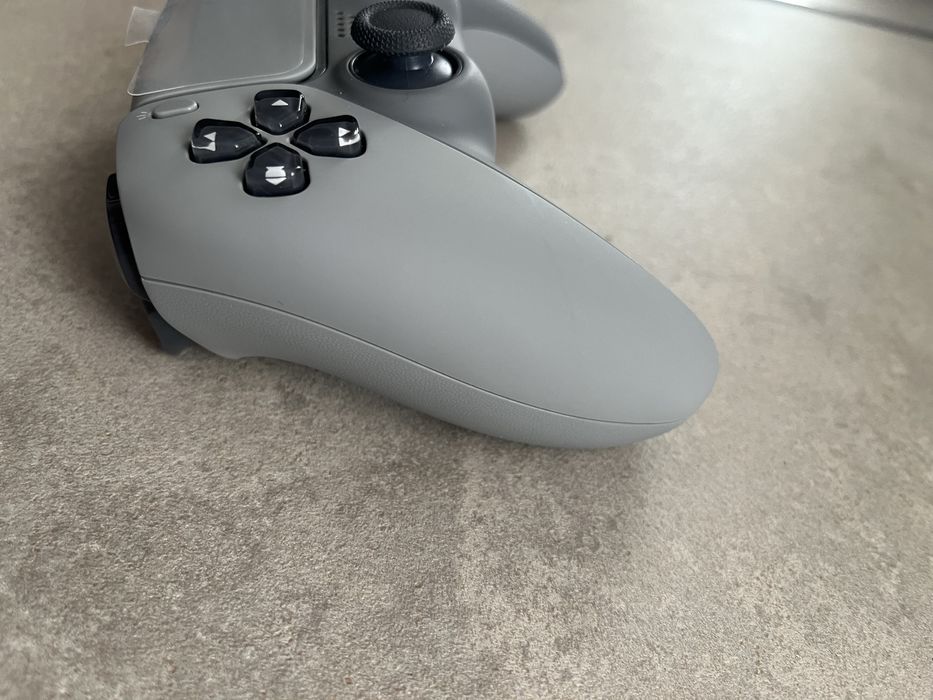 PS5 controller 30th Anniversary