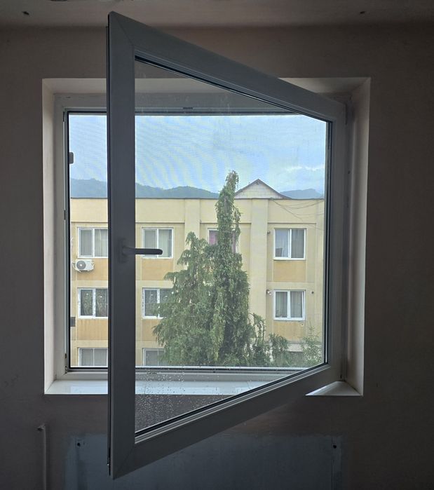 Vând geamuri termopan PVC – 7 buc , diferite dimensiuni